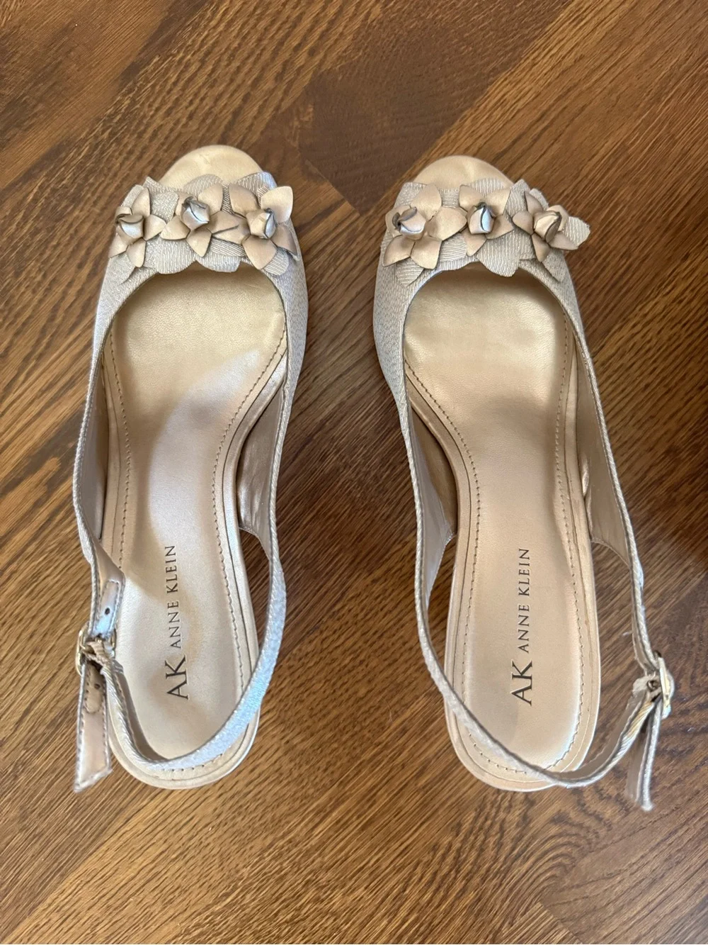 Anne Klein Beige Floral Slingback Pump